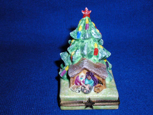 CHRISTMAS TREE W/MANGER